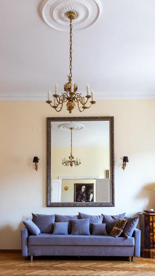 Apartament Luster I Obrazow Warsaw Exterior photo