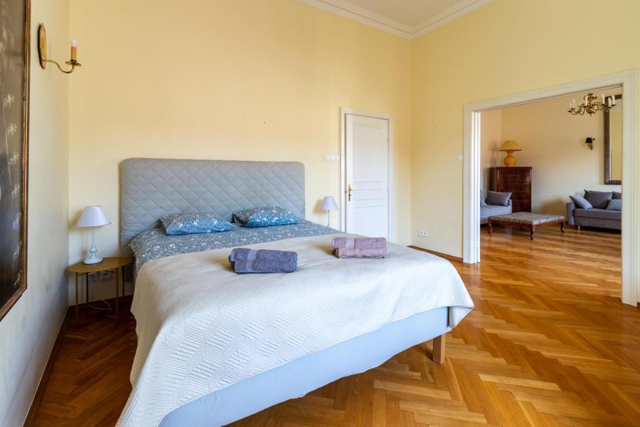 Apartament Luster I Obrazow Warsaw Exterior photo