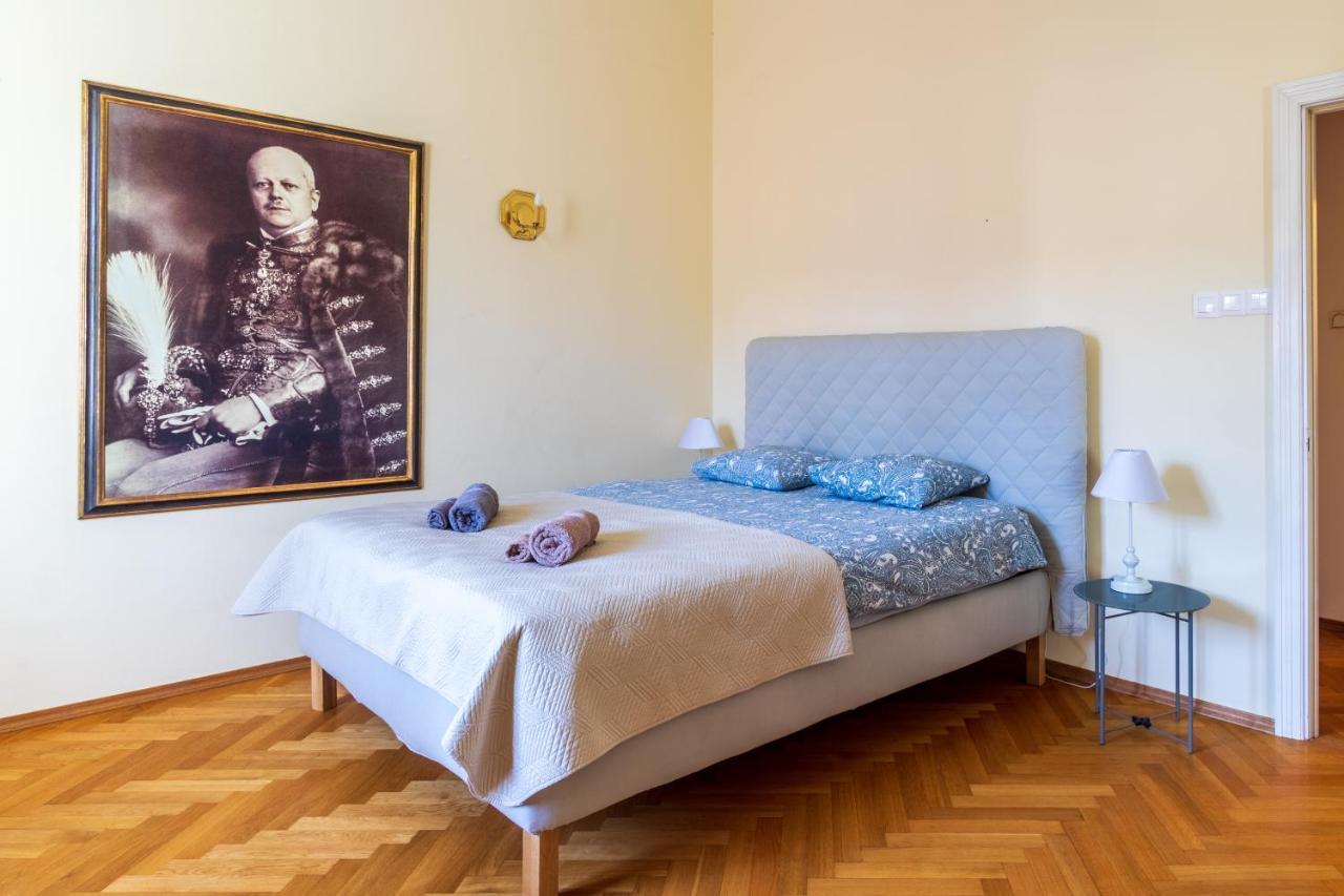Apartament Luster I Obrazow Warsaw Exterior photo